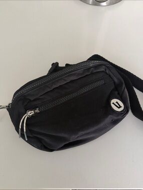 Vuori Black Belt Bag Sling Bag with Zip Pockets